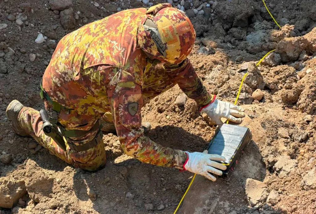 Spresiano, Army Bomb Disposal Experts Neutralize a 296-Kilogram Aerial Bomb Spresiano, Army Bomb Disposal Experts Neutralize a 296-Kilogram Aerial Bomb