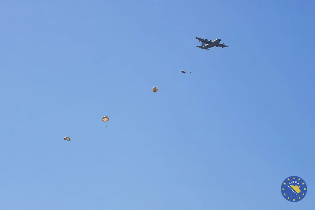 EUFOR Althea and Quick Response 2026: paratroopers of the 183° Nembo in the skies of Mostar